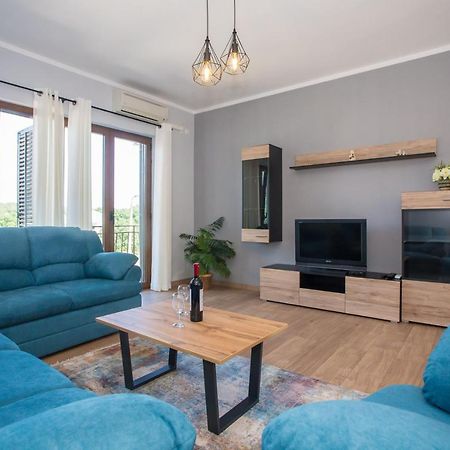 Apartment Anna โปเรช ภายนอก รูปภาพ