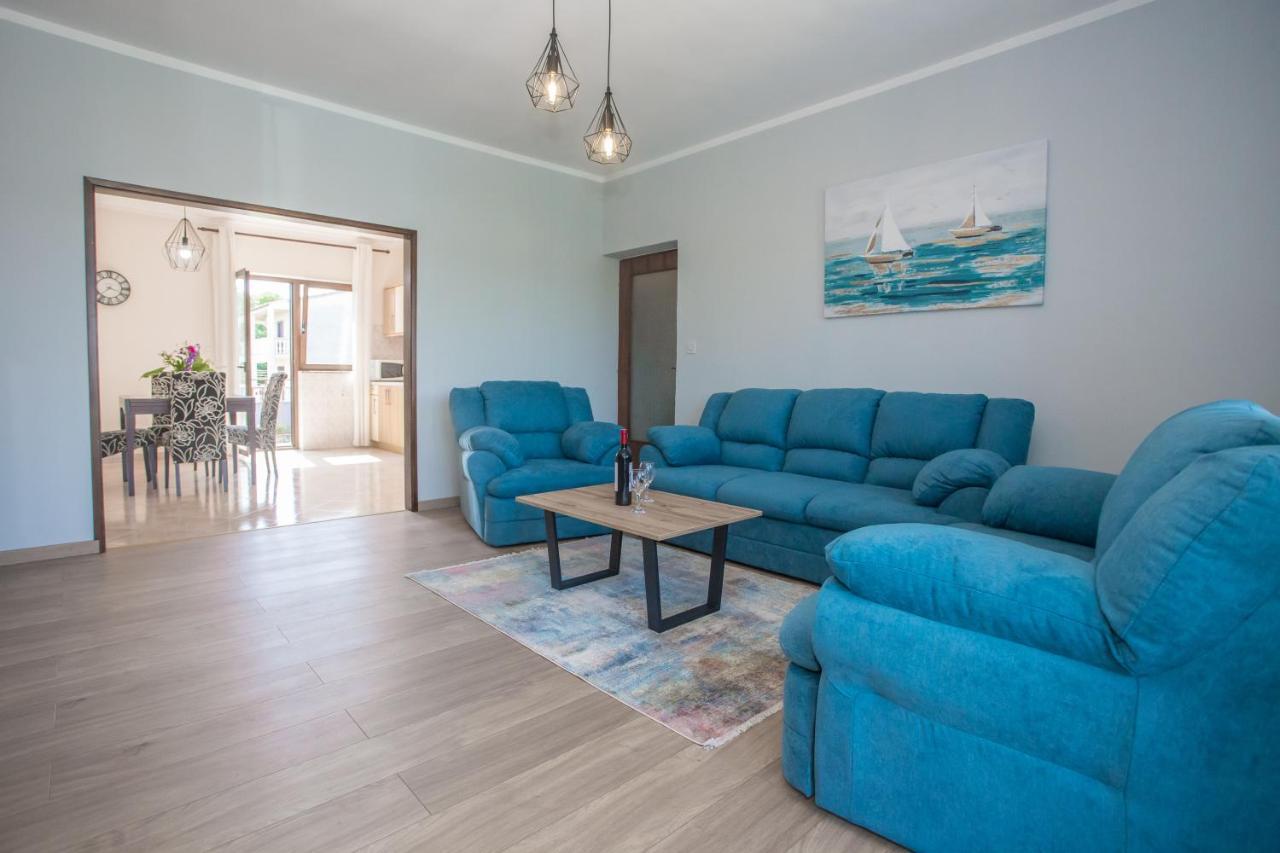 Apartment Anna โปเรช ภายนอก รูปภาพ