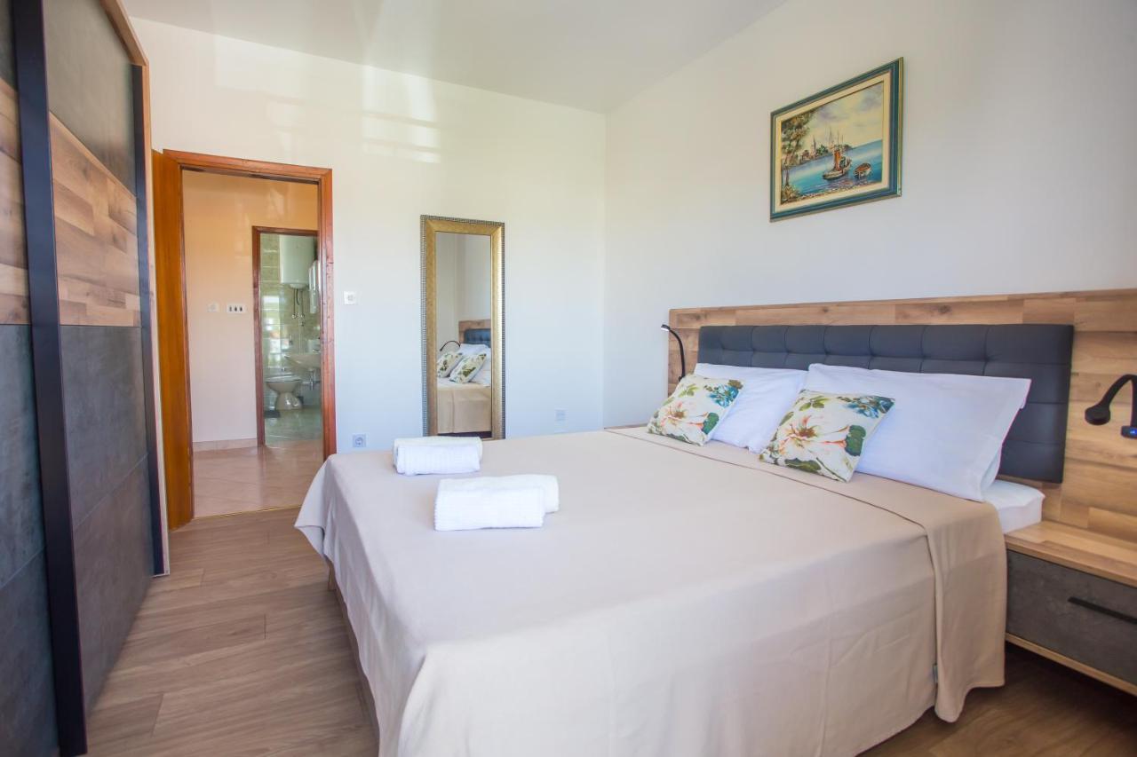 Apartment Anna โปเรช ภายนอก รูปภาพ