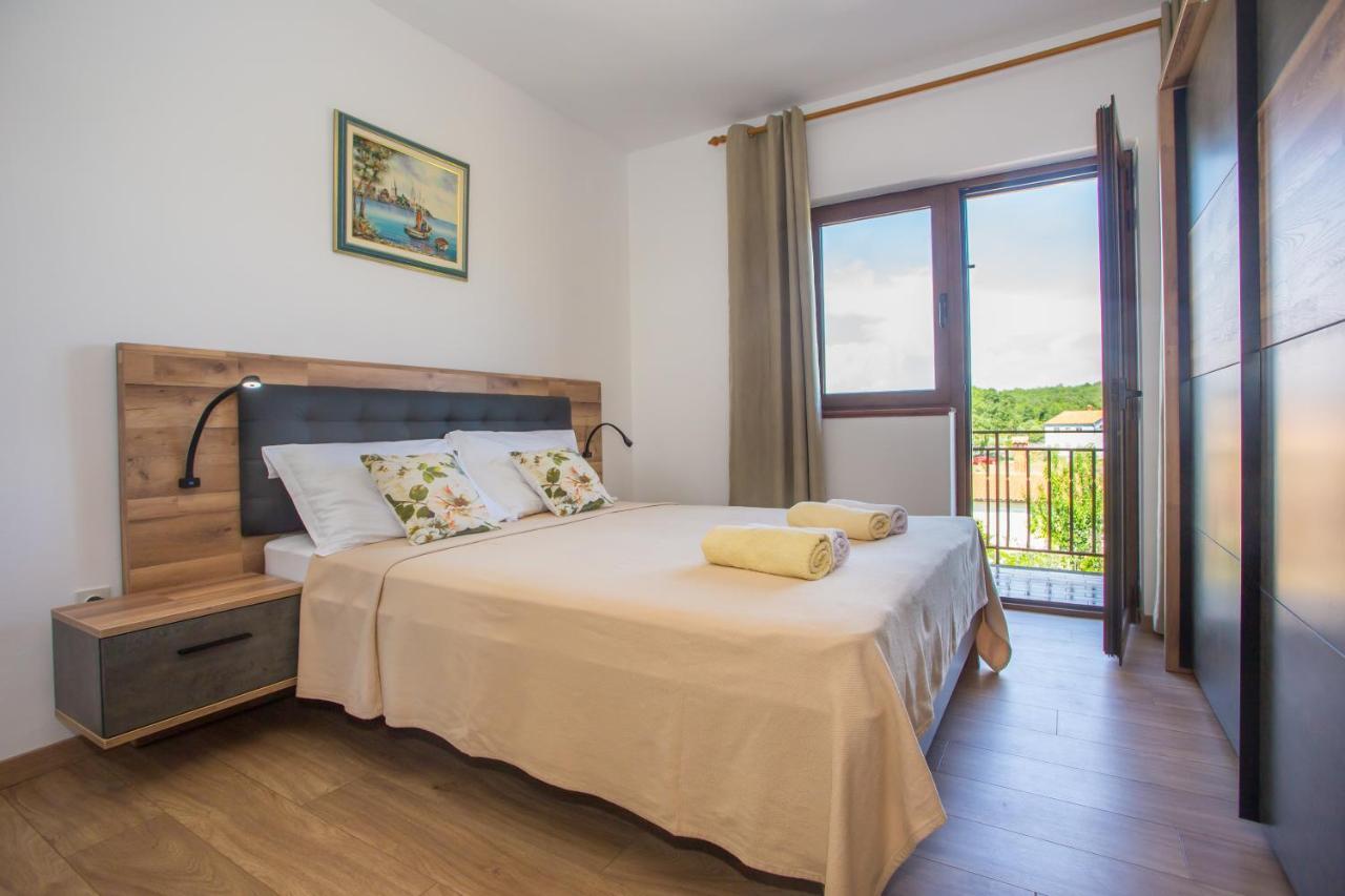 Apartment Anna โปเรช ภายนอก รูปภาพ