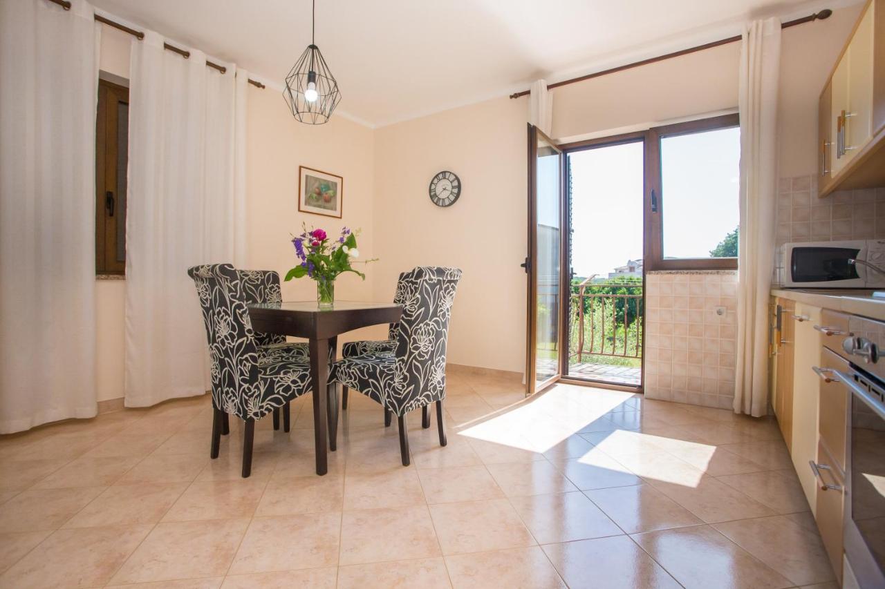 Apartment Anna โปเรช ภายนอก รูปภาพ